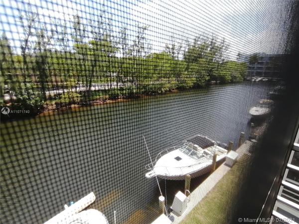 Eastern Shores White House, 3660 NE 166 St #307, North Miami Beach, Florida 33160, image 2