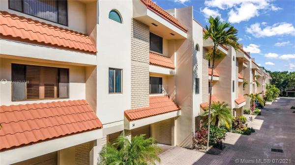Victoria Park Place, 1401 NE 9th St #54, Fort Lauderdale, Florida 33304, image 2