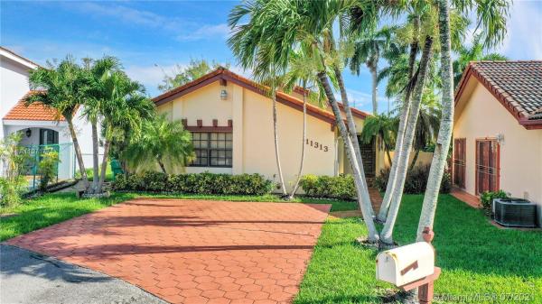 California Manors, 11313 SW 24th Ter, University Park, Florida 33165, image 2