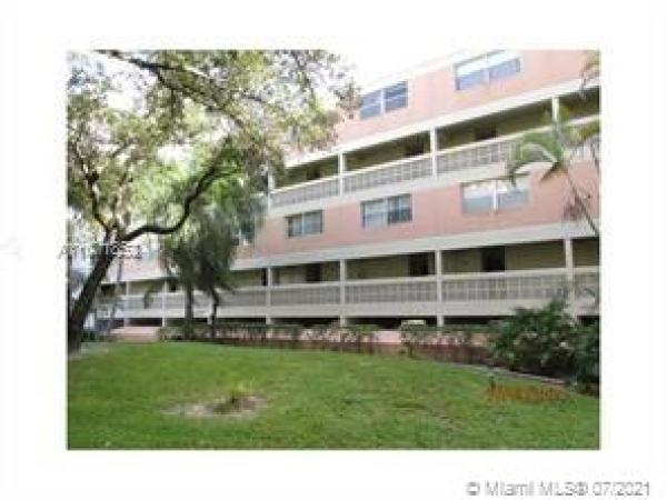 The Lakes Of Inverrary, 3301 Spanish Moss Ter #216, Lauderhill, Florida 33319, image 1