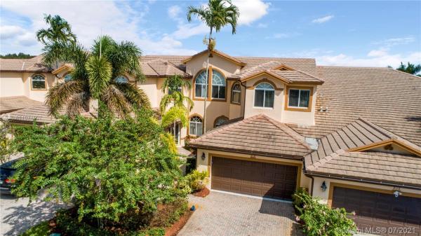 Vaquero Trails, 814 W Village Cir, Davie, Florida 33325, image 2