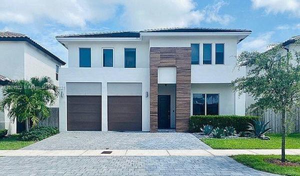Venetian Parc, 15215 SW 176th Ln, Richmond West, Florida 33187, image 2
