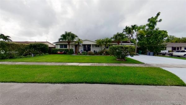 Kendale Lakes No HOA, 14070 SW 79th St, Kendale Lakes, Florida 33183, image 2