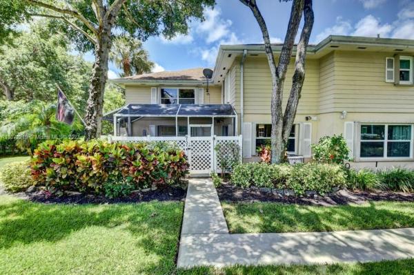 Wellesley At Boynton Beach, 6102 Wheatley Ct, Boynton Beach, Florida 33436, image 2