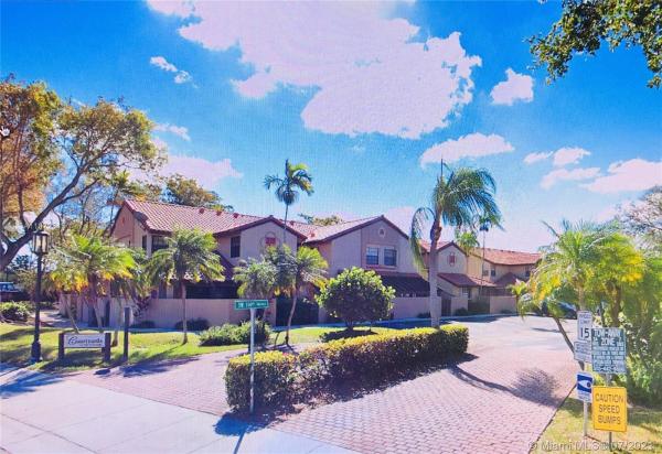 Courtyards In The Crossings, 13252 SW 112th Ter #13252, The Crossings, Florida 33186, image 2