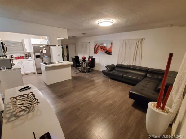 21st Century Homes, 30415 SW 155th Ct, Leisure City, Florida 33033, image 2