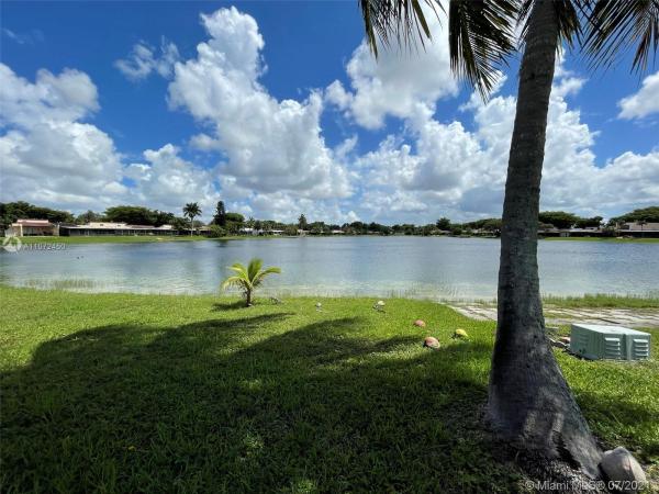 Royal Singapore Lake, 7346 Coldstream Dr #7346, Country Club, Florida 33015, image 2