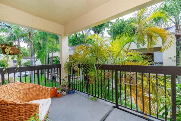 Elan At Calusa, 8865 SW 131st Ct #205, The Crossings, Florida 33186, image 2