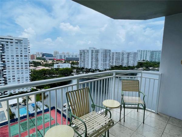 Del Prado, 18071 Biscayne Blvd #1702-3, Aventura, Florida 33160, image 2