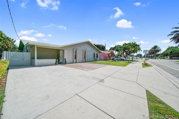 West Perrine No HOA, 10523 SW 176th St, West Perrine, Florida 33157, image 2