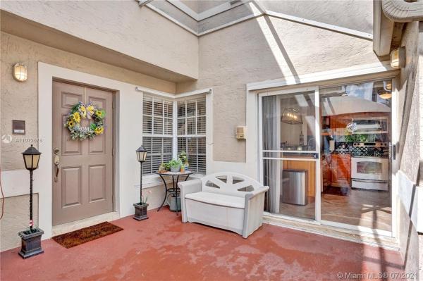 Embassy Courts, 11164 Neptune Dr, Cooper City, Florida 33026, image 2