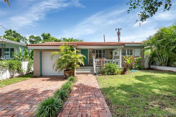De Hedouvilles, 3201 Thomas Ave, Miami, Florida 33133, image 2
