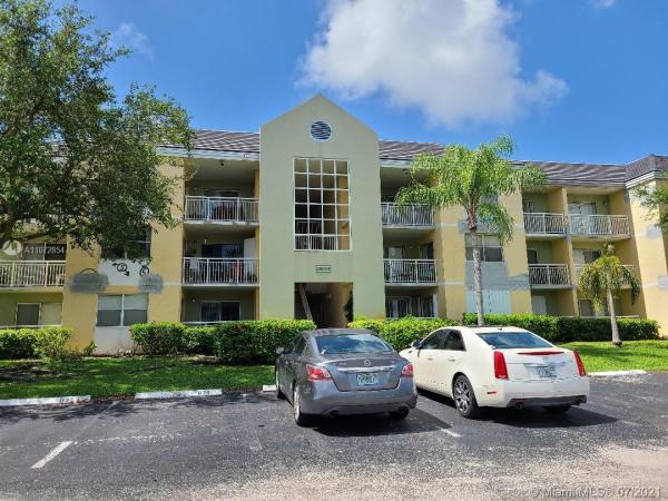 Le Club At Old Cutler, 8680 SW 212th St #302, Cutler Bay, Florida 33189, image 2