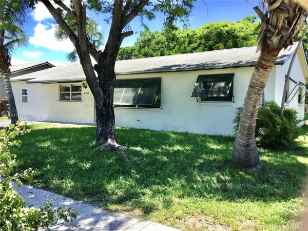 Park Manor, 660 W 36th St, Riviera Beach, Florida 33404, image 2