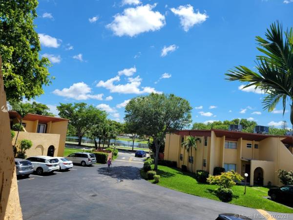 Taracoma Townhomes, 13745 SW 84th St #F-13, Kendale Lakes, Florida 33183, image 2