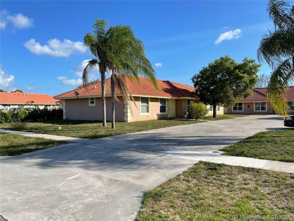 South Shore Of Wellington, 1343 The 12th Fairway, Wellington, Florida 33414, image 2