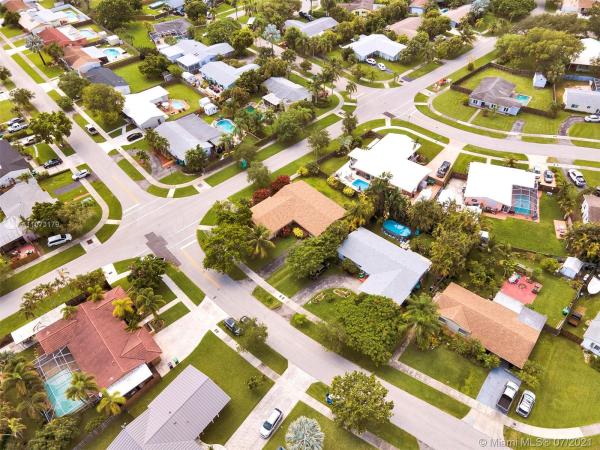 Bel Aire, 9404 SW 185th St, Cutler Bay, Florida 33157, image 2
