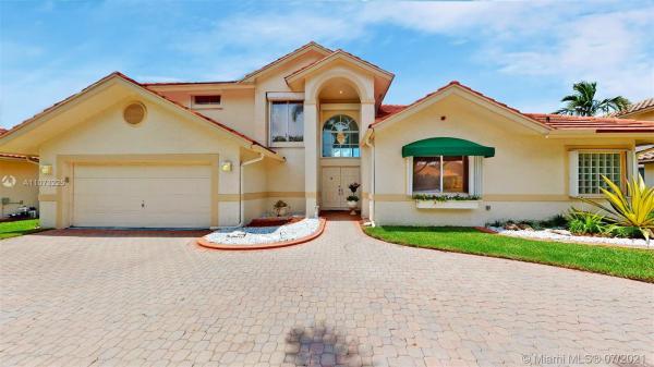 Emerald Lake Estates At The Landings, 10261 SW 15th St, Pembroke Pines, Florida 33025, image 1