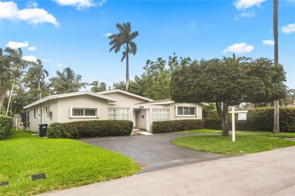 North Bay Island, 7421 Coquina Dr, North Bay Village, Florida 33141, image 1