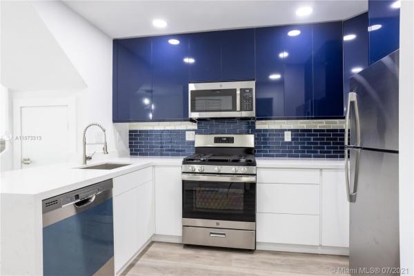 Villas Of Pinecrest, 8600 SW 67 Ave #941, Pinecrest, Florida 33156, image 2