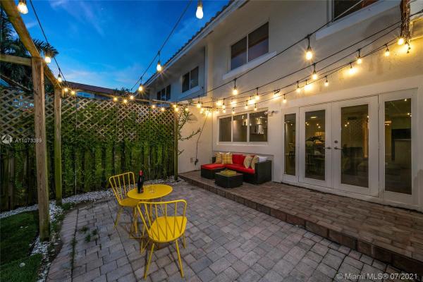 Cambridge Townhouse, 1139 99th St #7, Bay Harbor Islands, Florida 33154, image 2