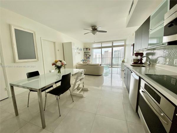 The Ivy At Riverfront, 90 SW 3rd St #4103, Miami, Florida 33130, image 2