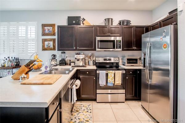 Chateau At The Vineyards, 3753 SE 1st St, Homestead, Florida 33033, image 2