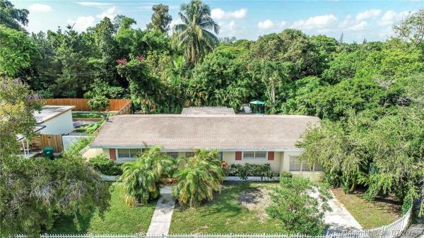 Arch Creek Estates, 1050 NE 150th St, Golden Glades, Florida 33161, image 2