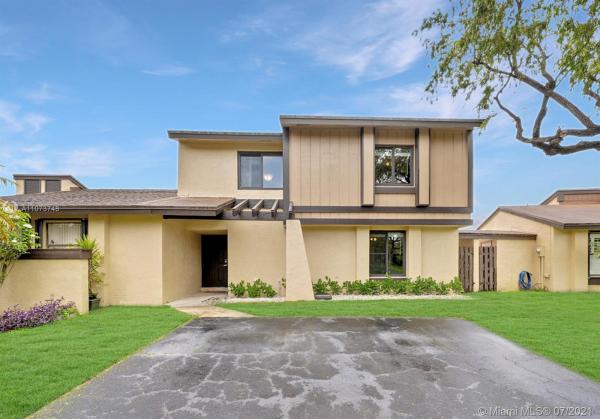 Woodgate North, 12811 SW 66th Terr Dr #12811, Kendale Lakes, Florida 33183, image 2