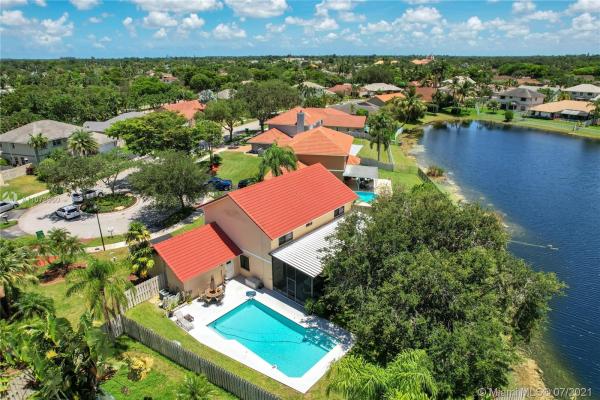 Shenandoah, 811 Altavista Ter, Davie, Florida 33325, image 2