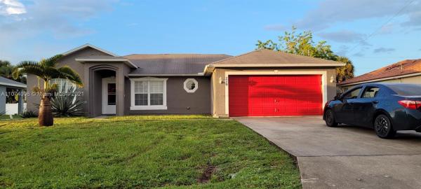 719 SW Hillsboro Cir, Florida 34953, image 2