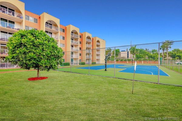 Coral Gate West, 7010 NW 186th St #5-421, Country Club, Florida 33015, image 2