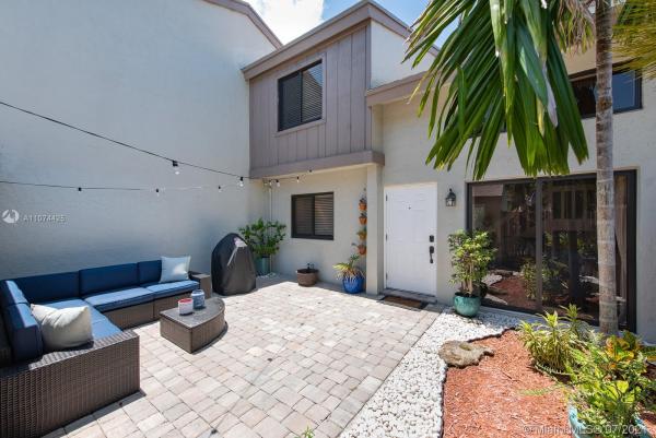 Sabal Chase, 10576 SW 112th Ave, Kendall, Florida 33176, image 2
