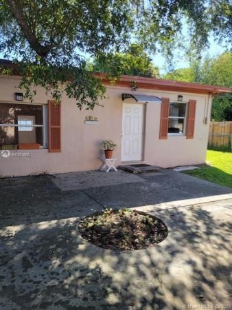 Country Club Estates, 165 Lawn Way + Cottage, Miami Springs, Florida 33166, image 2