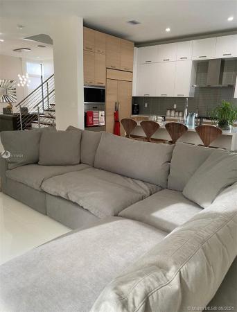 8264 NW 48th Ter, Doral, Florida 33166, image 2