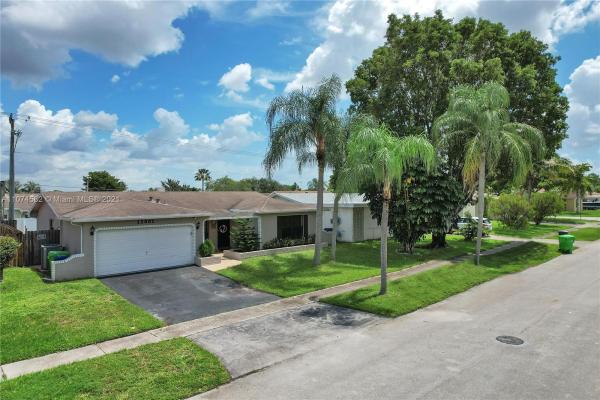 Windward Isle, 12001 NW 34th Pl, Sunrise, Florida 33323, image 2