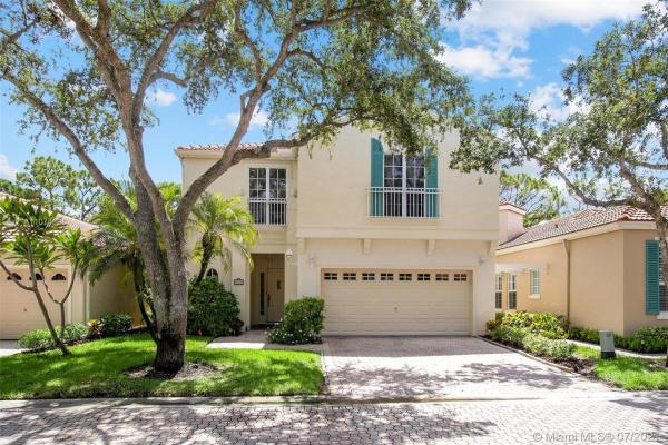Villa D'Este, 19 Via Verona, Palm Beach Gardens, Florida 33418, image 2