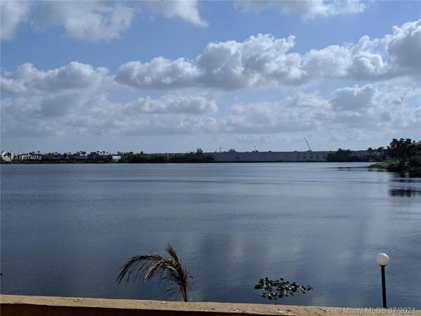 Celebrity Point, Miami Lakes, Florida 33014, image 2