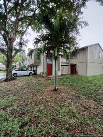 Habitat 2, 2206 NW 59th Ter #81-E, Lauderhill, Florida 33313, image 2