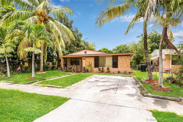 North Miami Beach No HOA, 15721 NE 15th Pl, North Miami Beach, Florida 33162, image 2