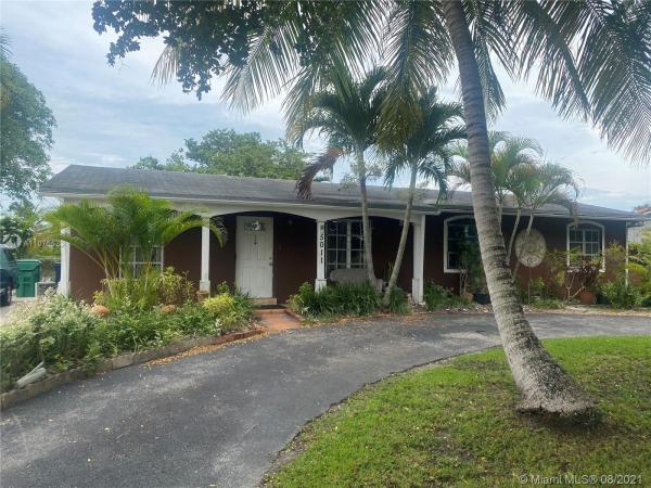 Royale Green, 5011 SW 132nd Ave, Kendale Lakes, Florida 33175, image 2