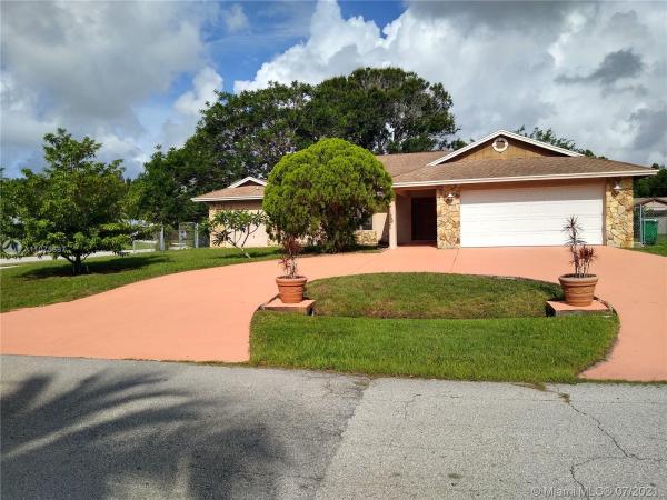 1798 SE Mansfield St, Florida 34952, image 2