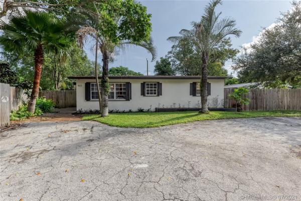 Lakeway, 823 SW 28th St, Fort Lauderdale, Florida 33315, image 2