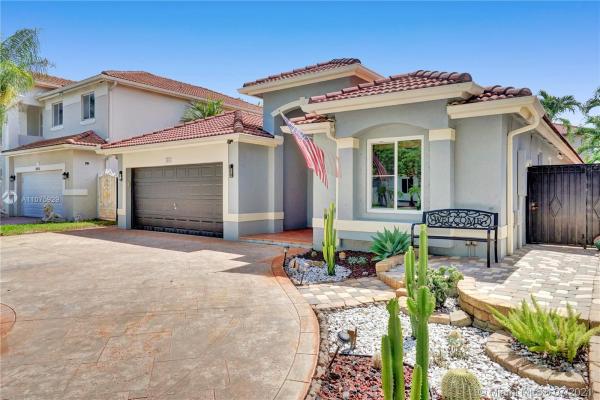 5465 SW 164th Pl, Unincorporated Dade County, Florida 33185, image 2
