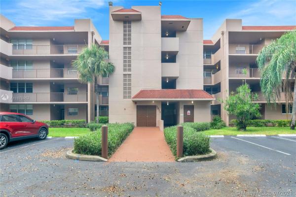 Sabal Palm Of Pine Island Ridge, 1811 Sabal Palm Dr #402, Davie, Florida 33324, image 2
