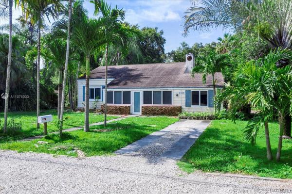 Biscayne Lawn, 1102 NE 118th St, Biscayne Park, Florida 33161, image 2