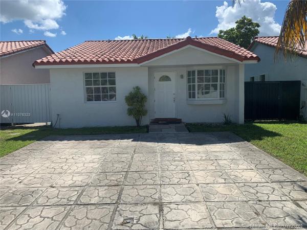 Biltmore Villas, 11520 NW 91st Ct, Hialeah Gardens, Florida 33018, image 2