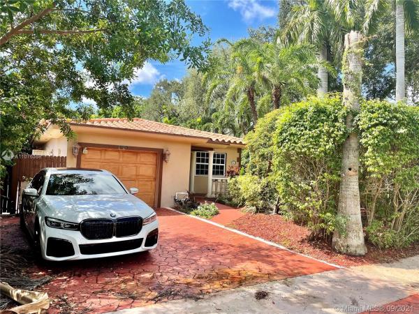 Biscayne Terrace, 900 NE 122nd St, North Miami, Florida 33161, image 2