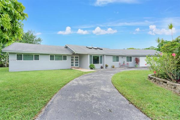 Melody Manor, 16700 SW 272nd St, Redland, Florida 33031, image 2