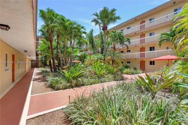 Village Of Kings Creek, 7850 Camino Real #320, Glenvar Heights, Florida 33143, image 2